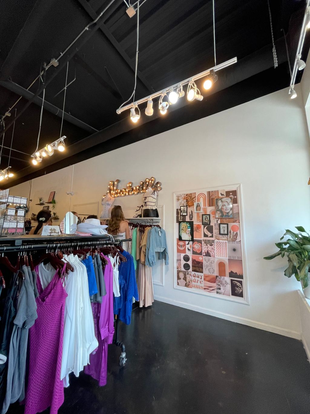 Young Mom Girl’s&nbsp;Trip